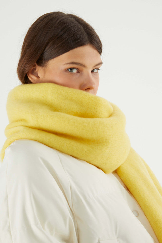 Compania Fantastica - Yellow knitted scarf with fringes