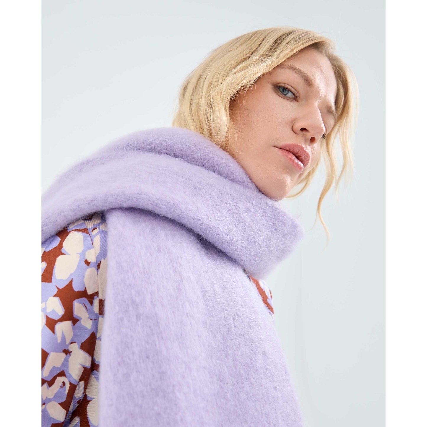 Compania Fantastica - Lilac knitted scarf with fringes