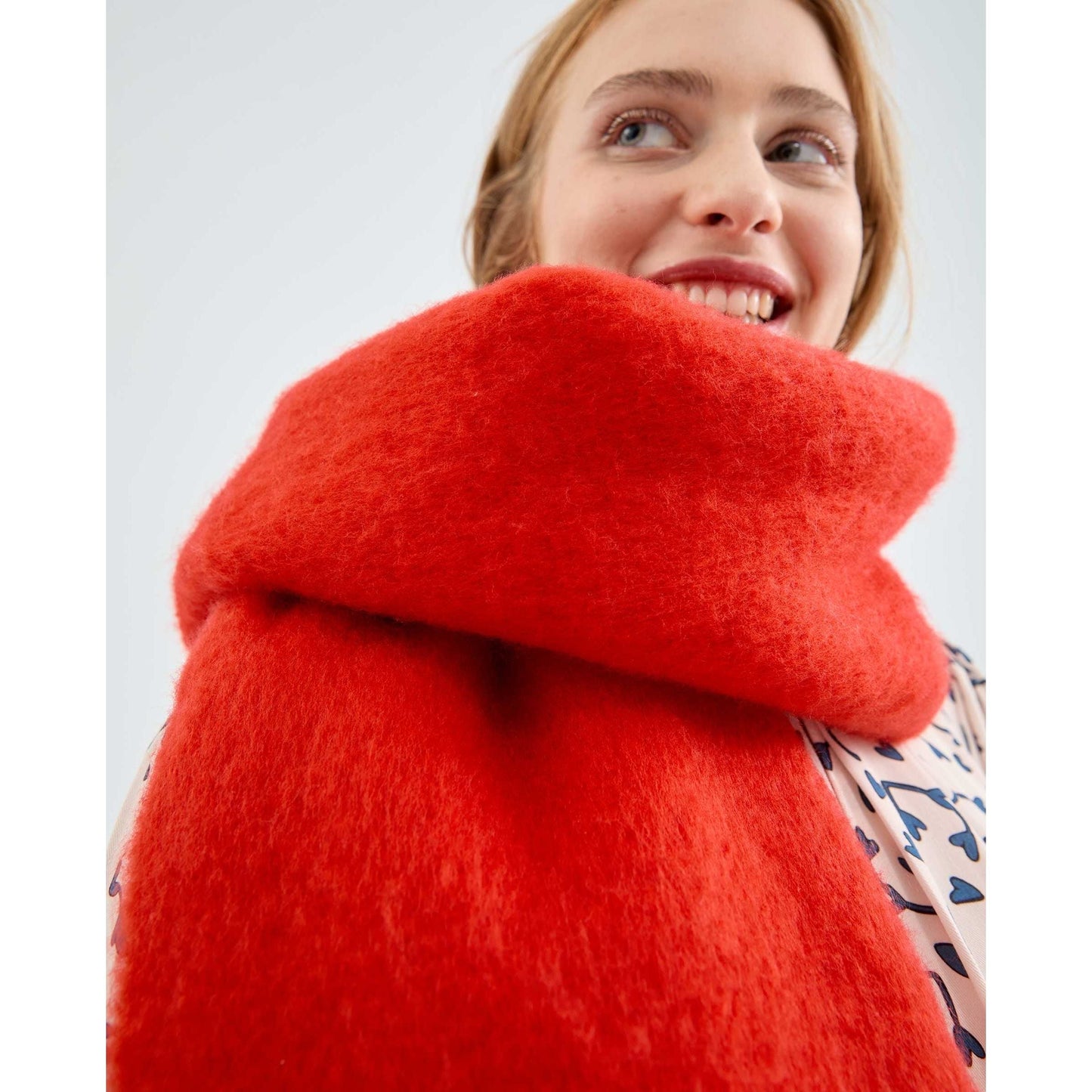 Compania Fantastica - Red knitted scarf with fringes